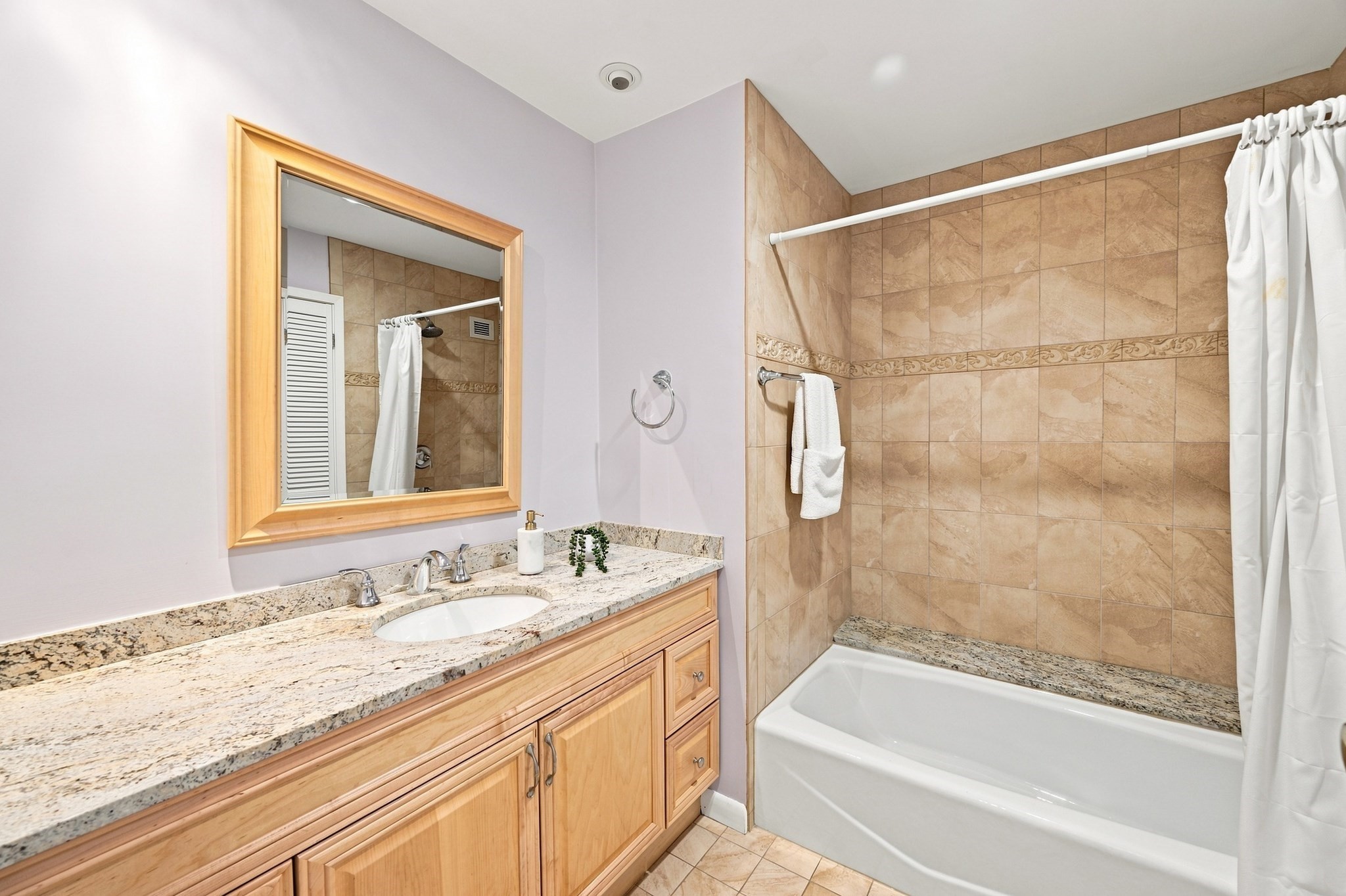 40 Village Rd # 1608