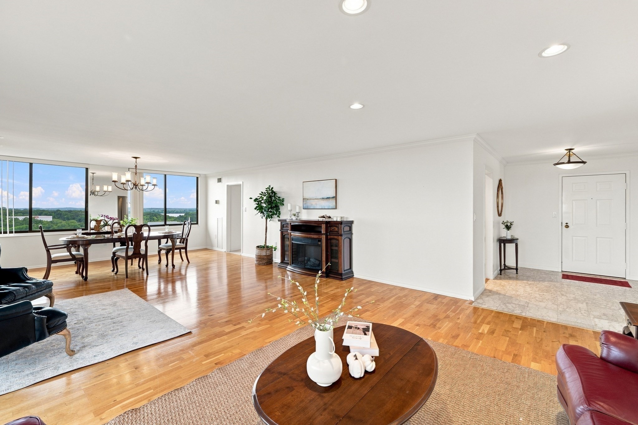 40 Village Rd # 1608