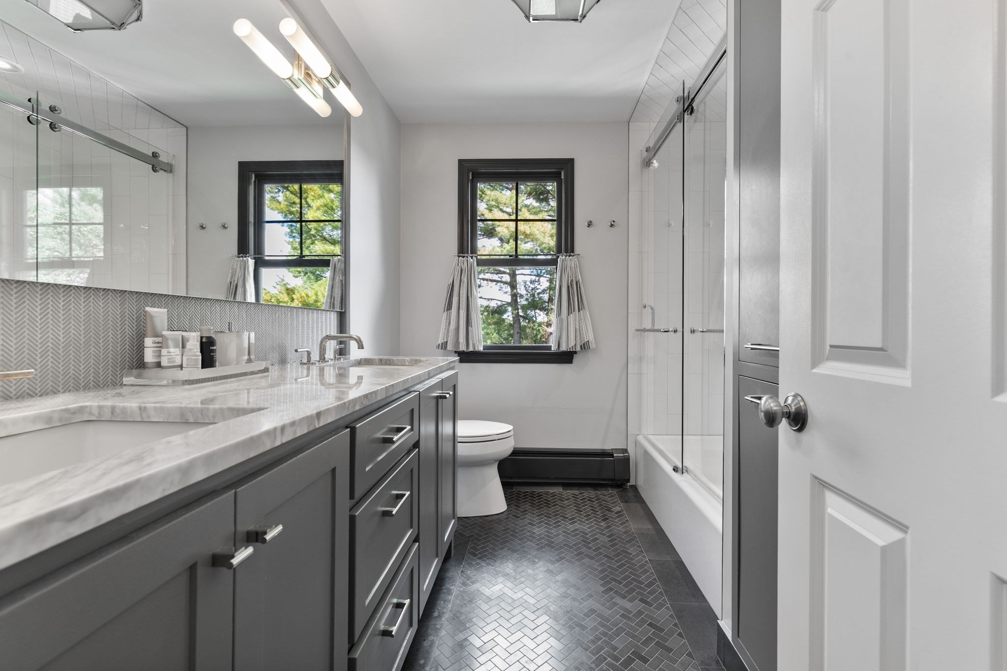 35 Smithshire Estates
