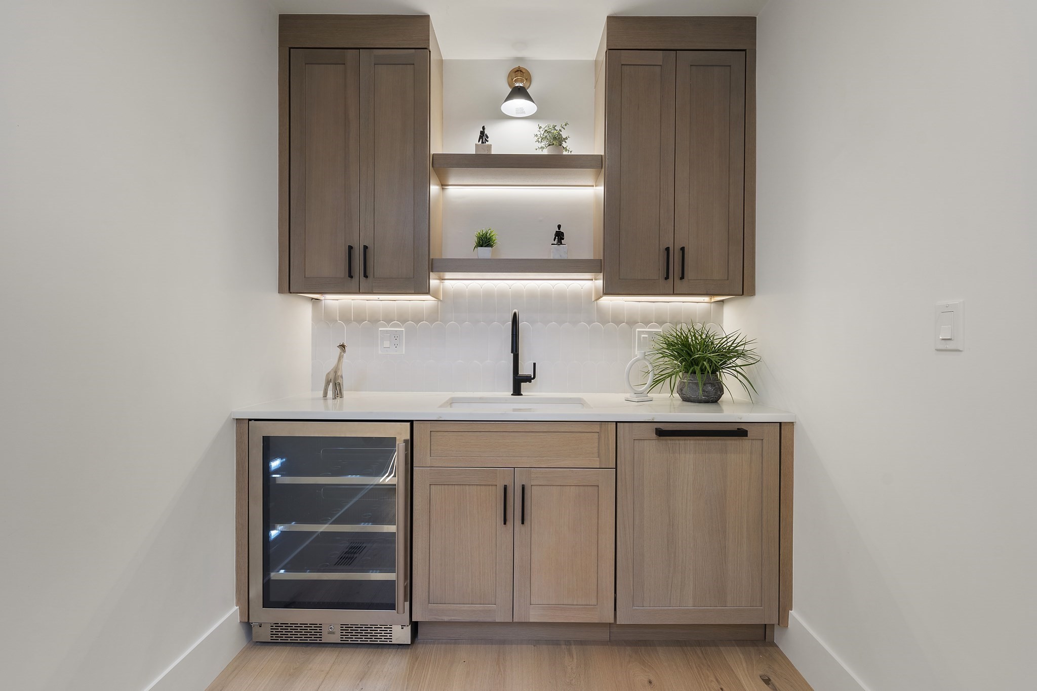 421 E. 6th St Unit: TH1