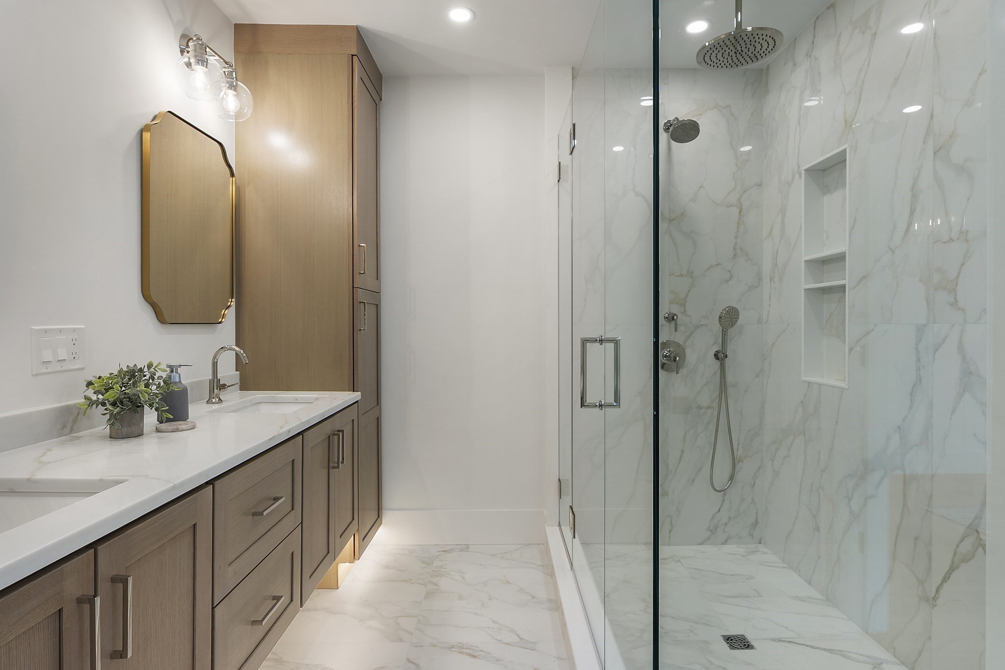 421 E. 6th St Unit: TH1