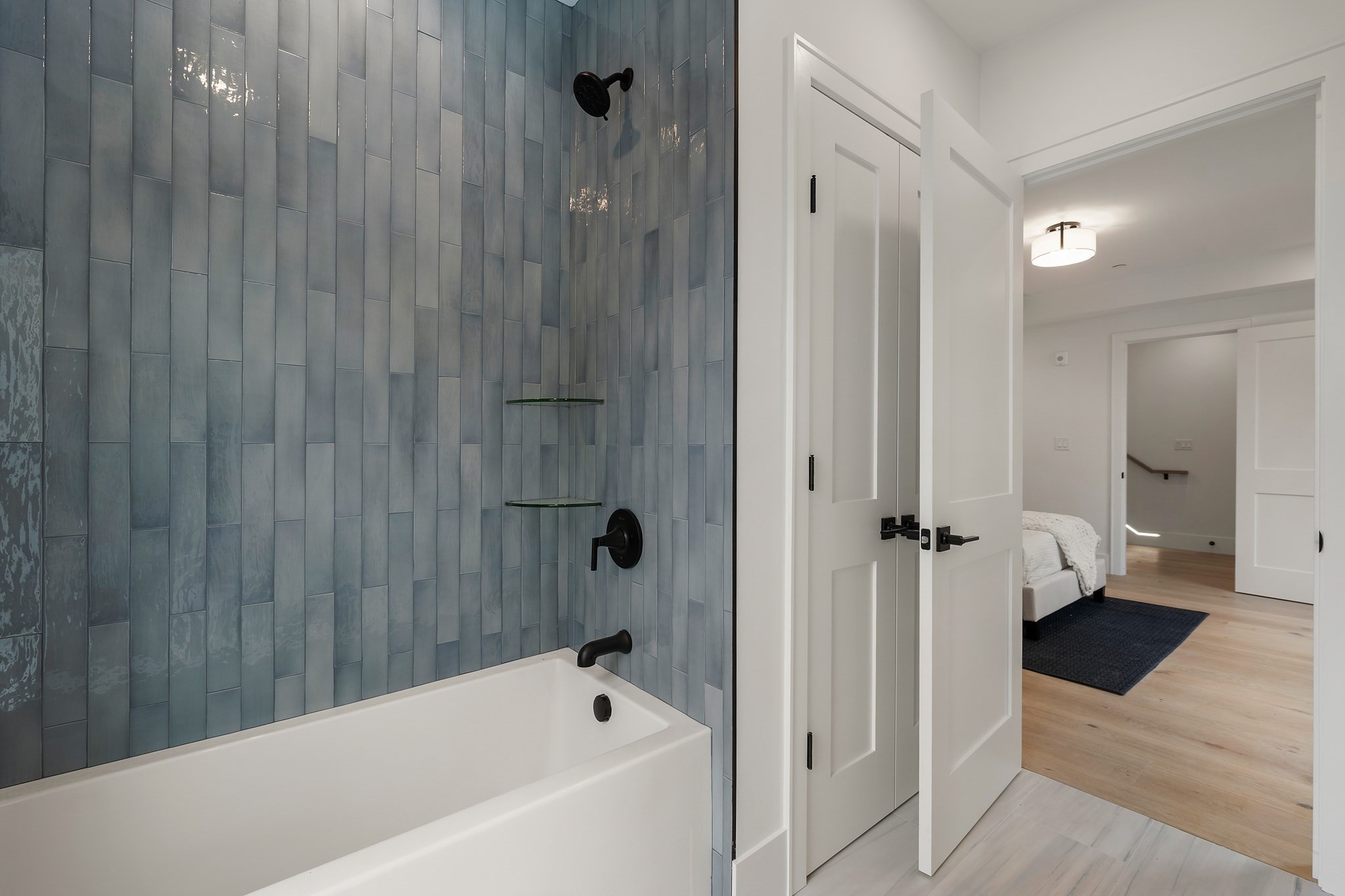 421 E. 6th St Unit: TH1