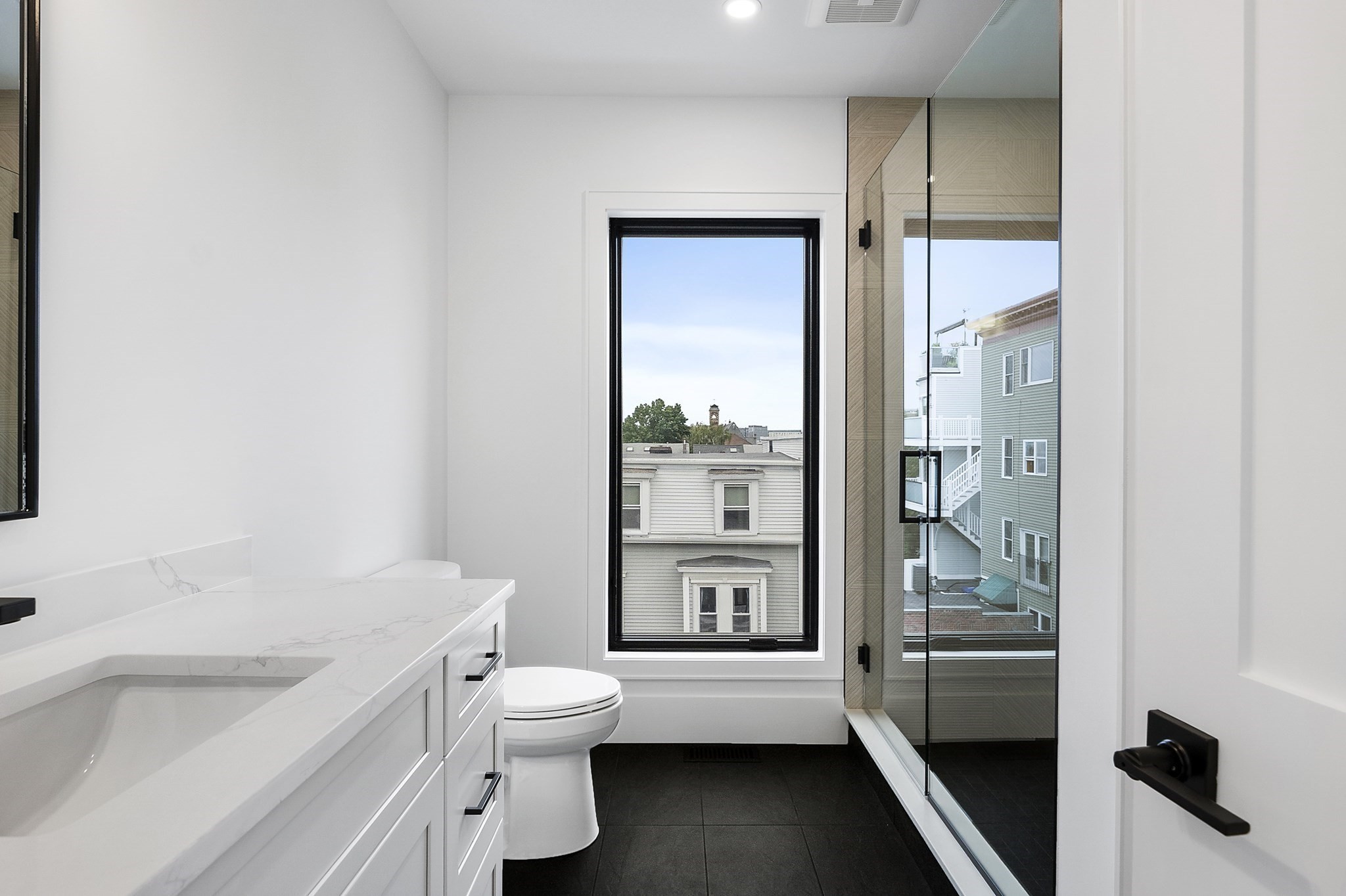 421 E. 6th St Unit: TH1
