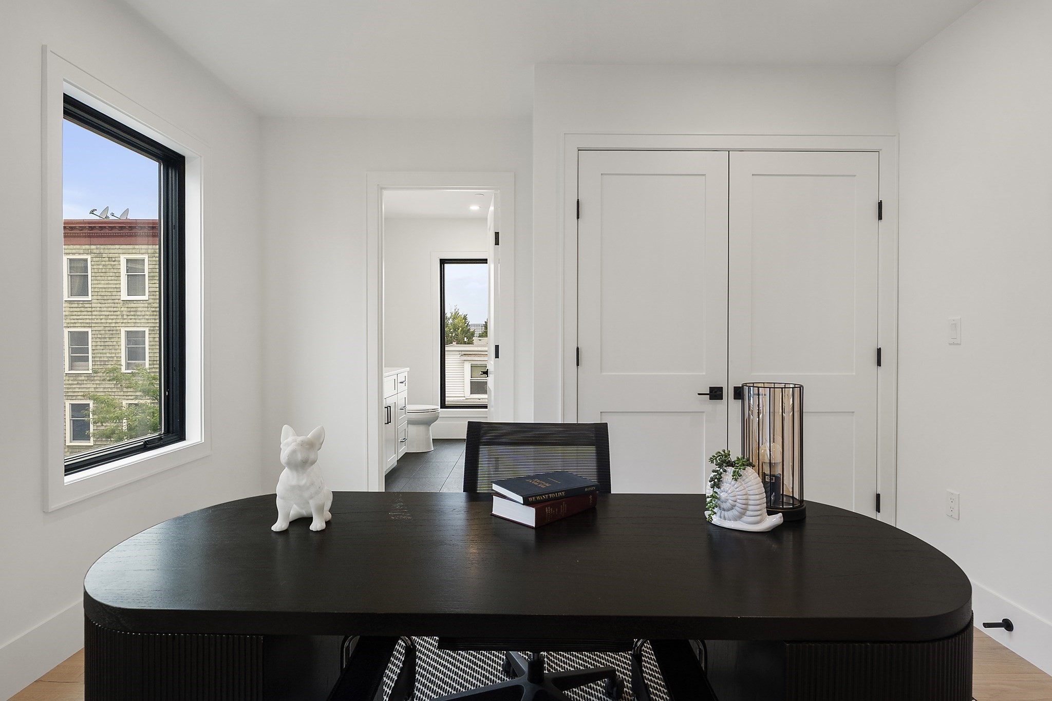 421 E. 6th St Unit: TH1