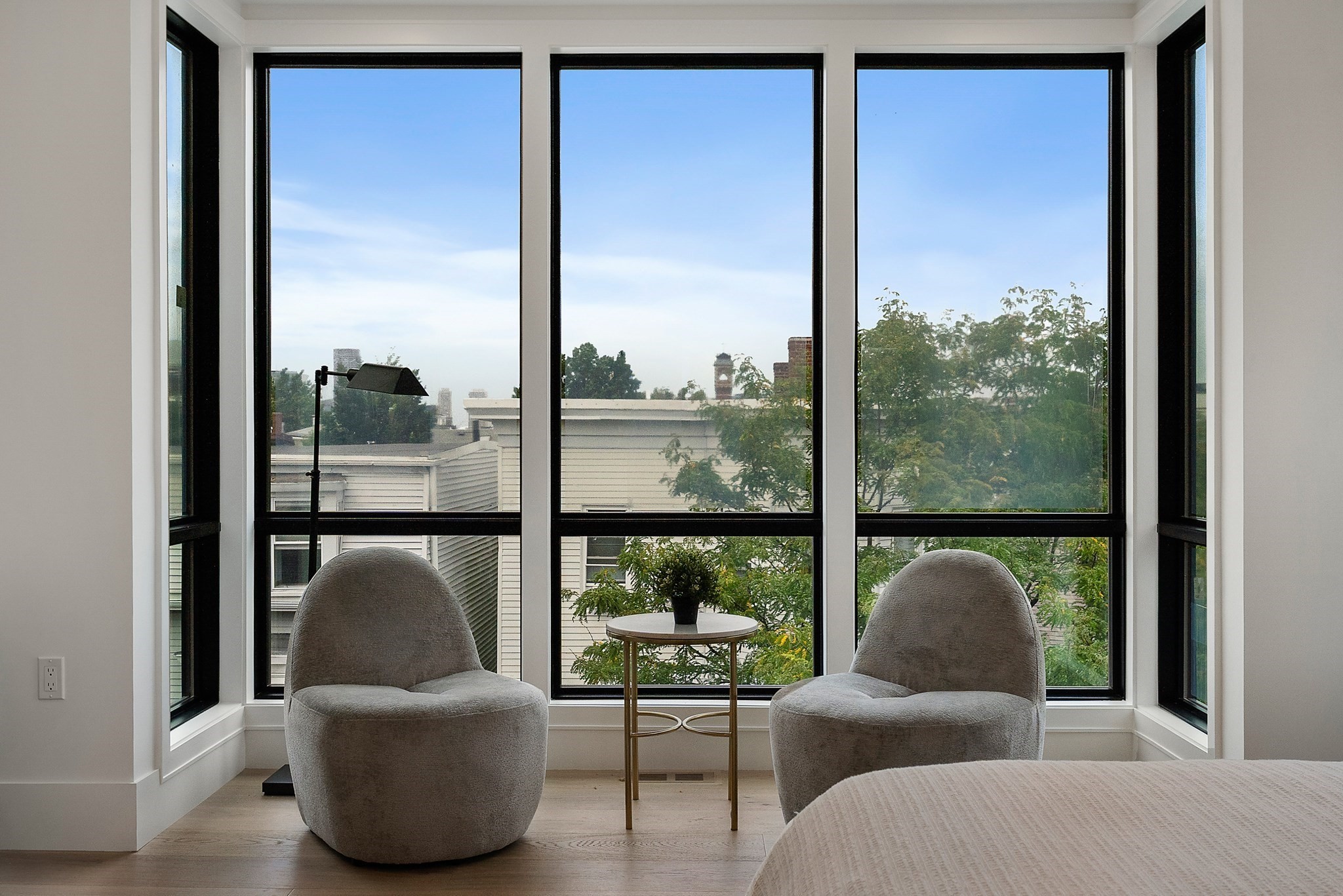 421 E. 6th St Unit: TH1