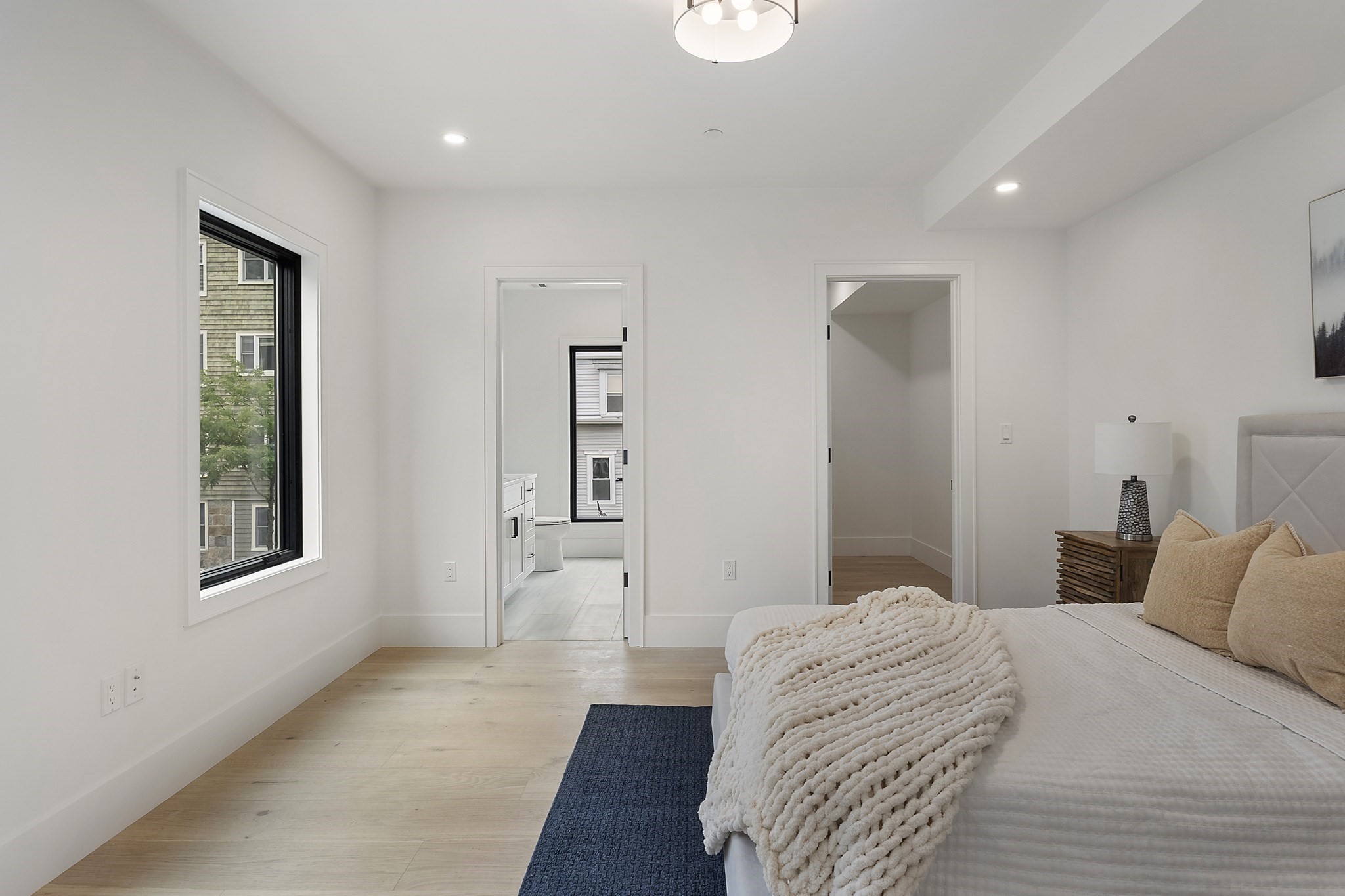 421 E. 6th St Unit: TH1
