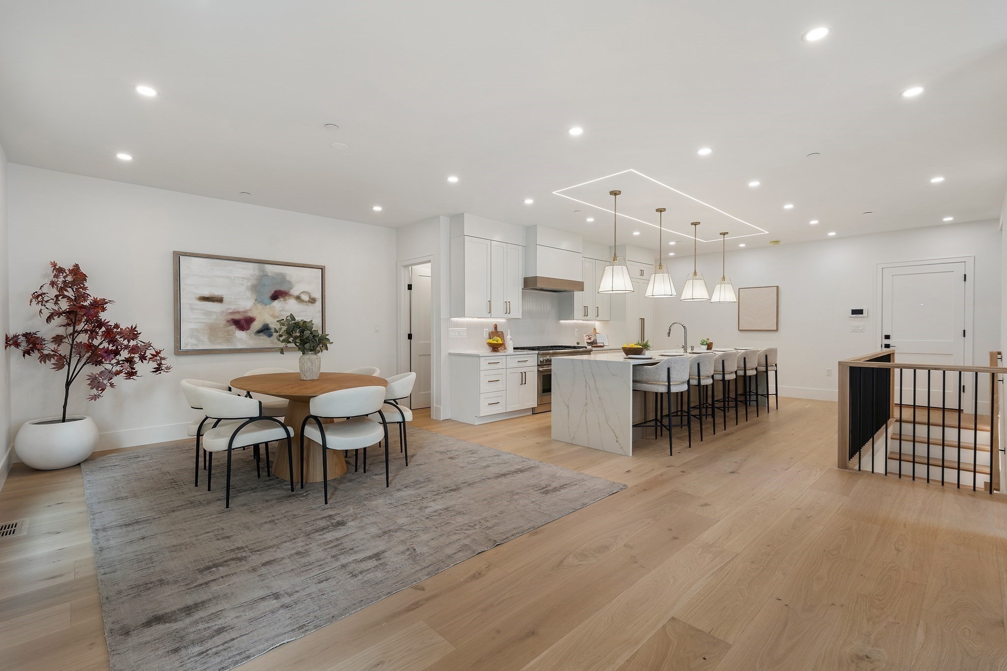 421 E. 6th St Unit: TH1