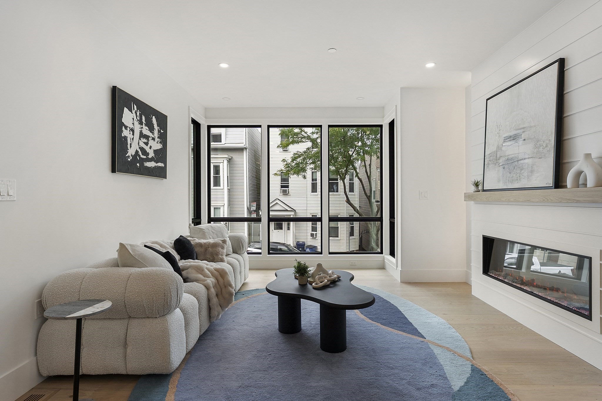 421 E. 6th St Unit: TH1