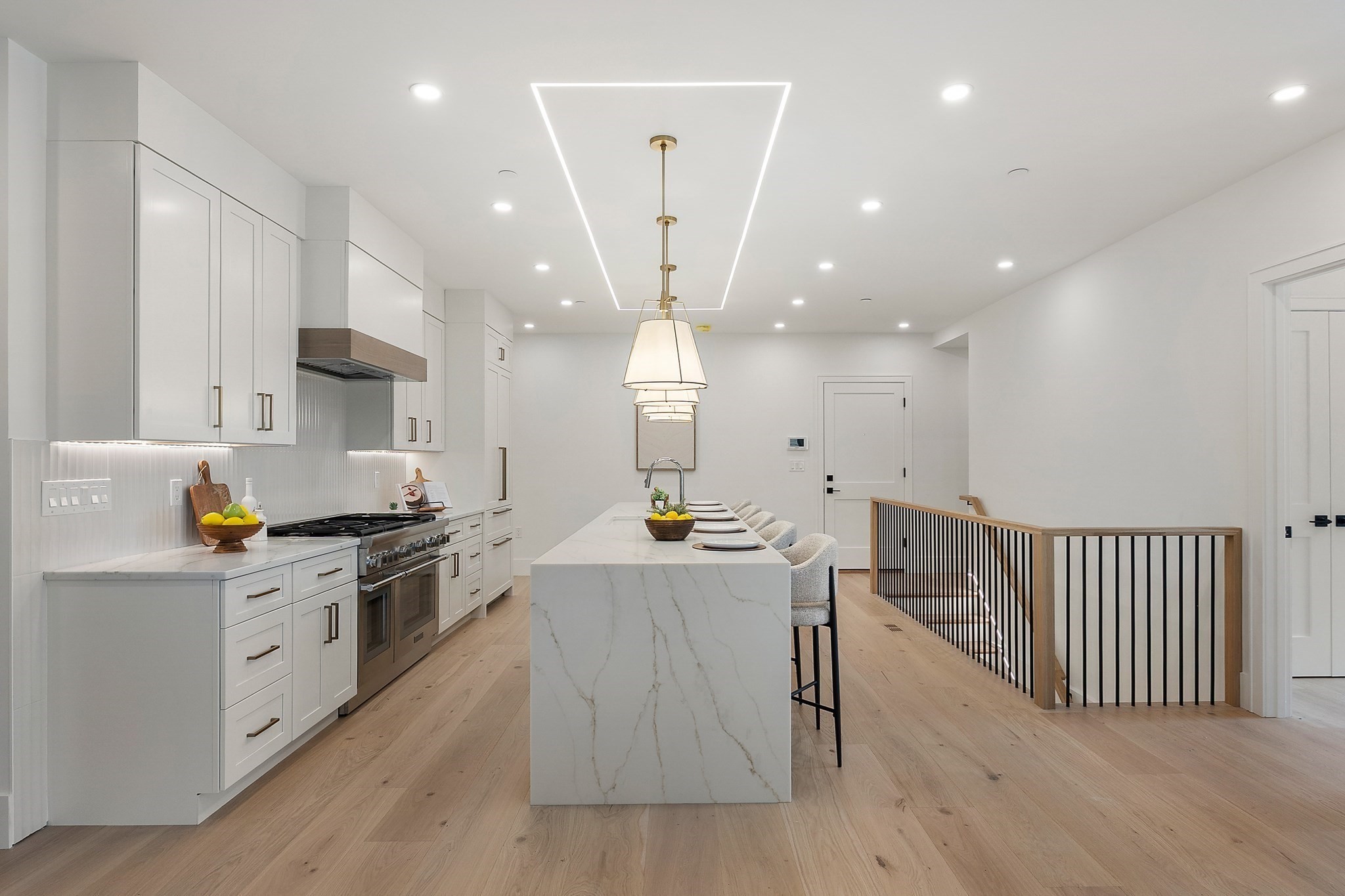 421 E. 6th St Unit: TH1