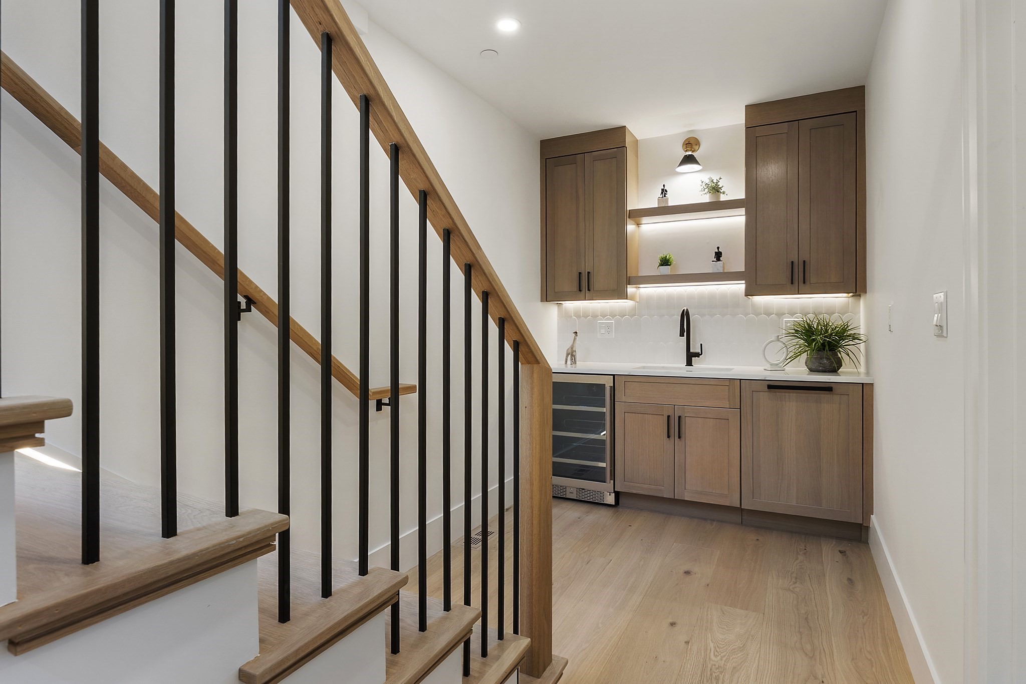 421 E. 6th St Unit: TH1
