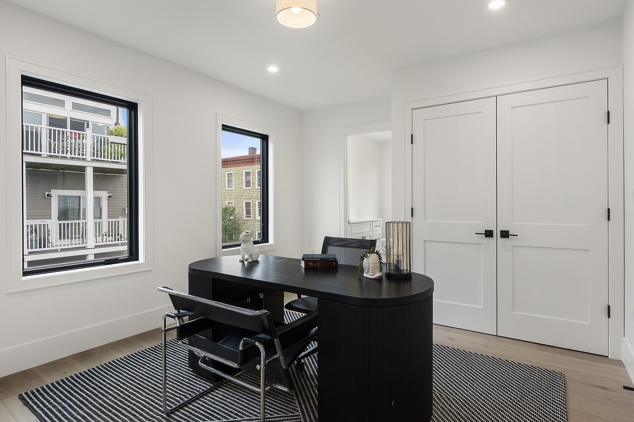 421 E. 6th St Unit: TH1