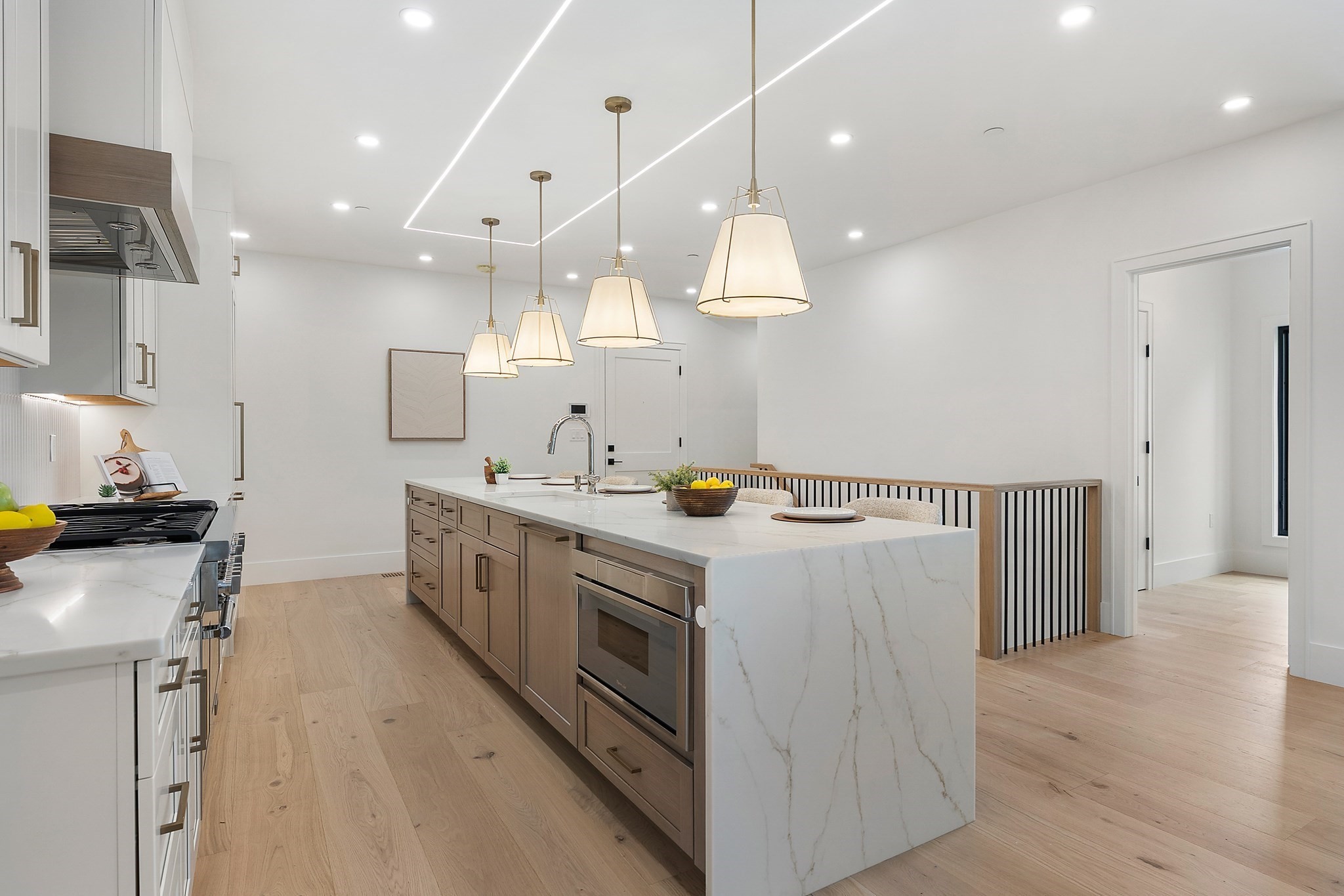 421 E. 6th St Unit: TH1
