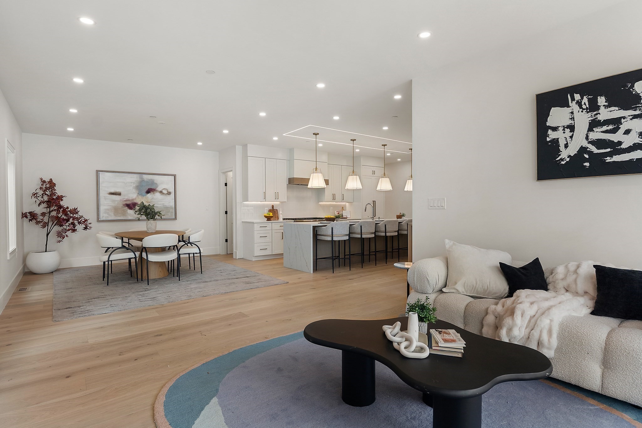 421 E. 6th St Unit: TH1