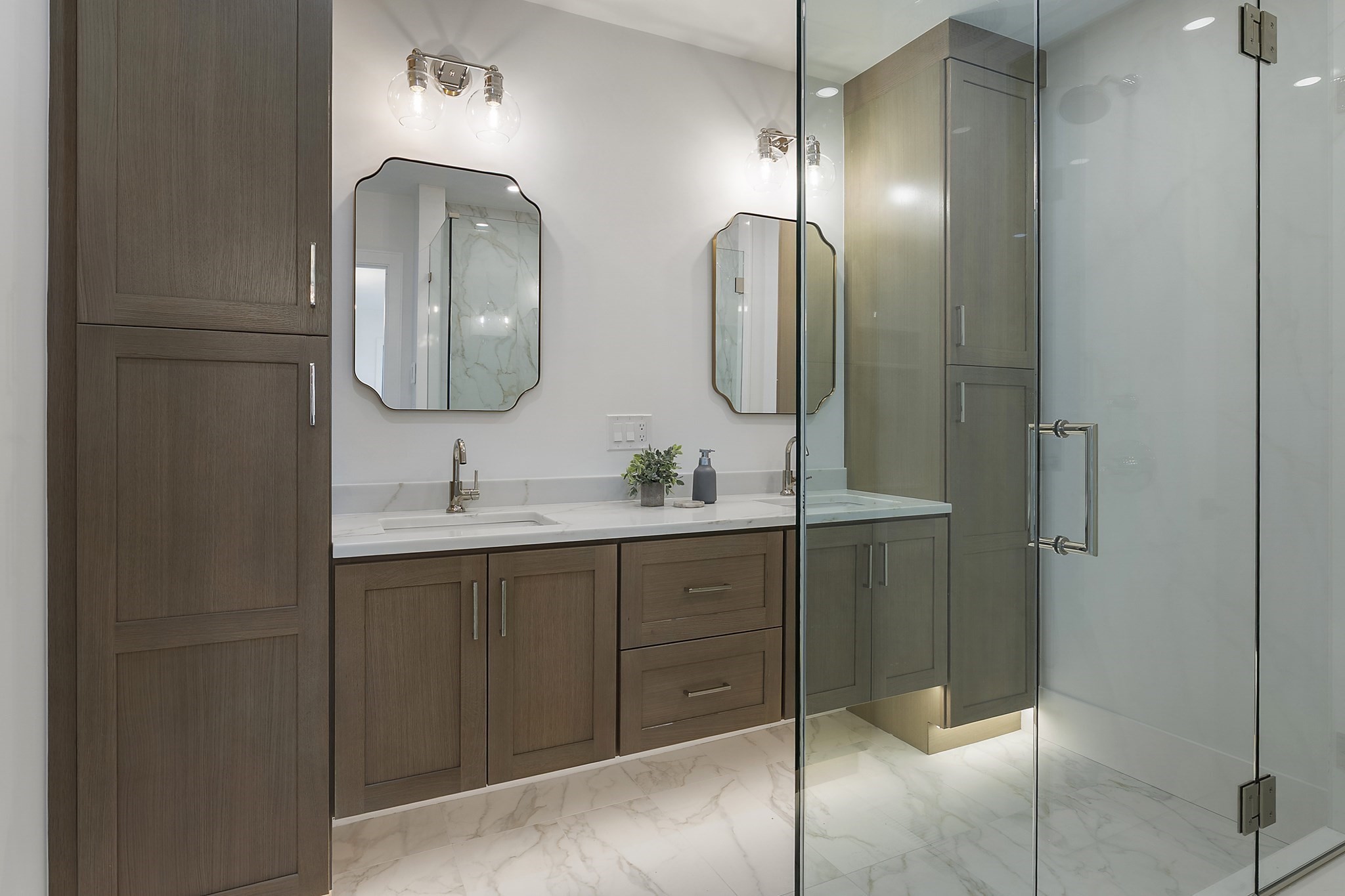 421 E. 6th St Unit: TH1