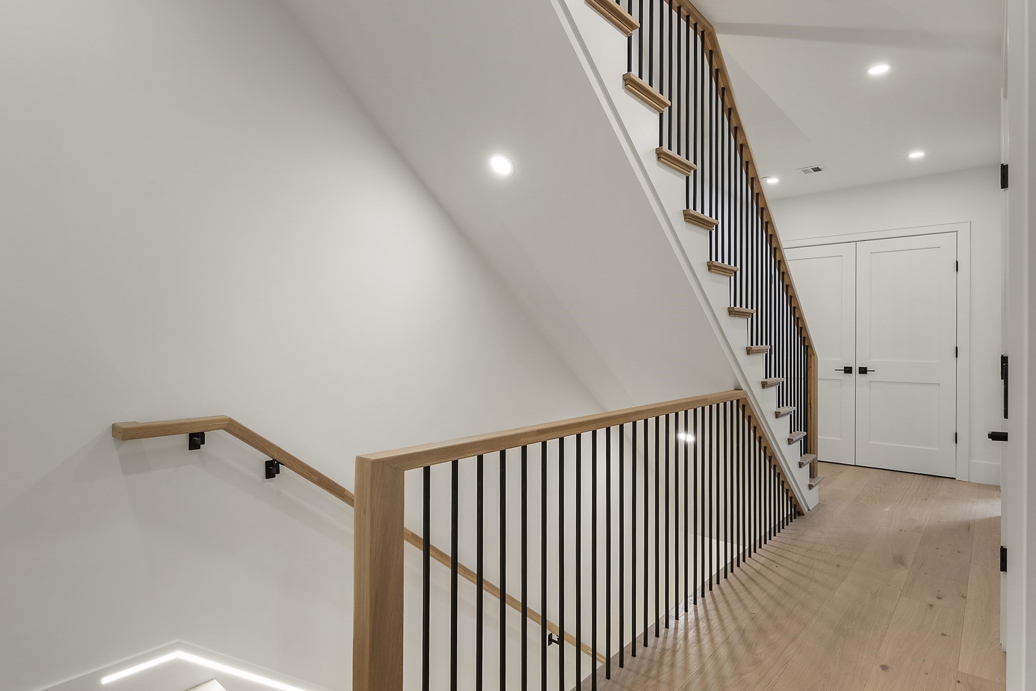 421 E. 6th St Unit: TH1