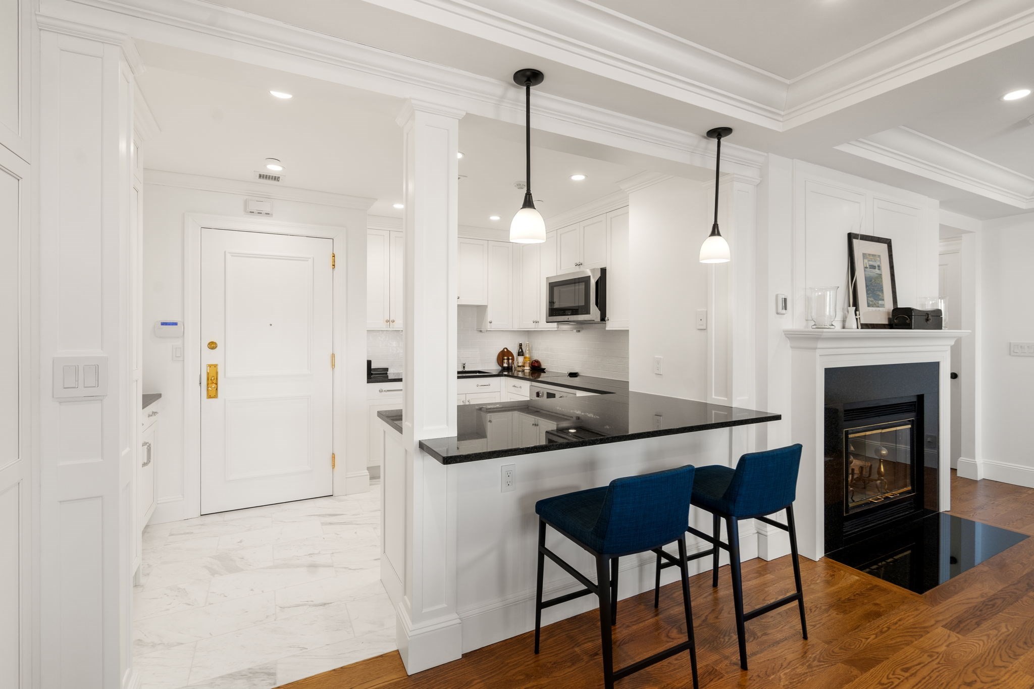 20 Rowes Wharf # 701