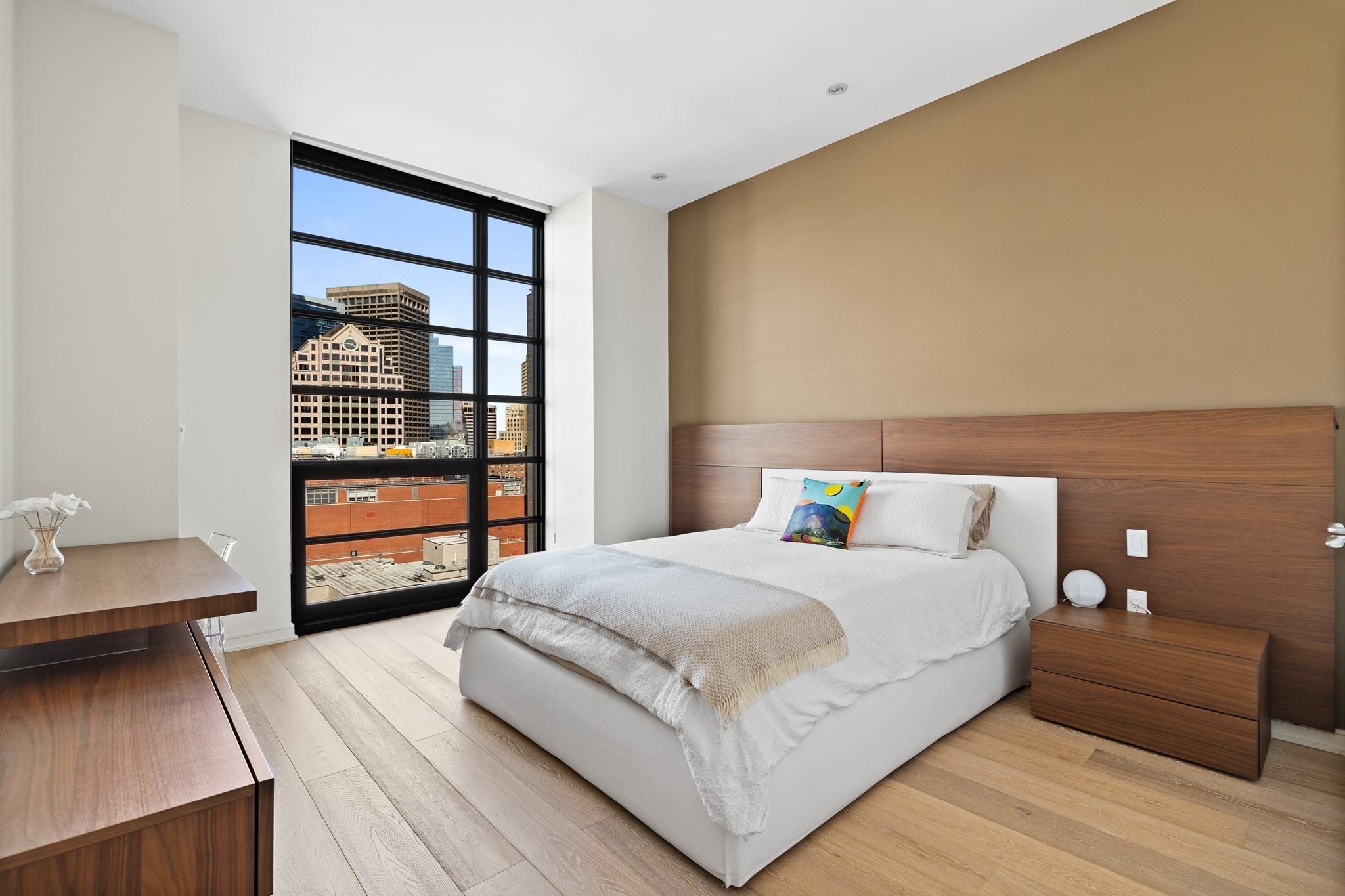 580 Washington Street Unit: PH05