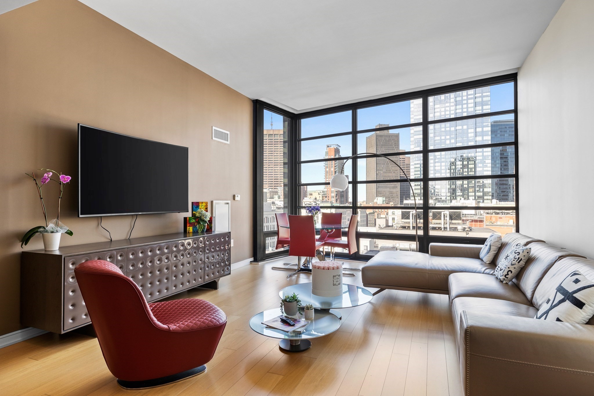 580 Washington Street Unit: PH05