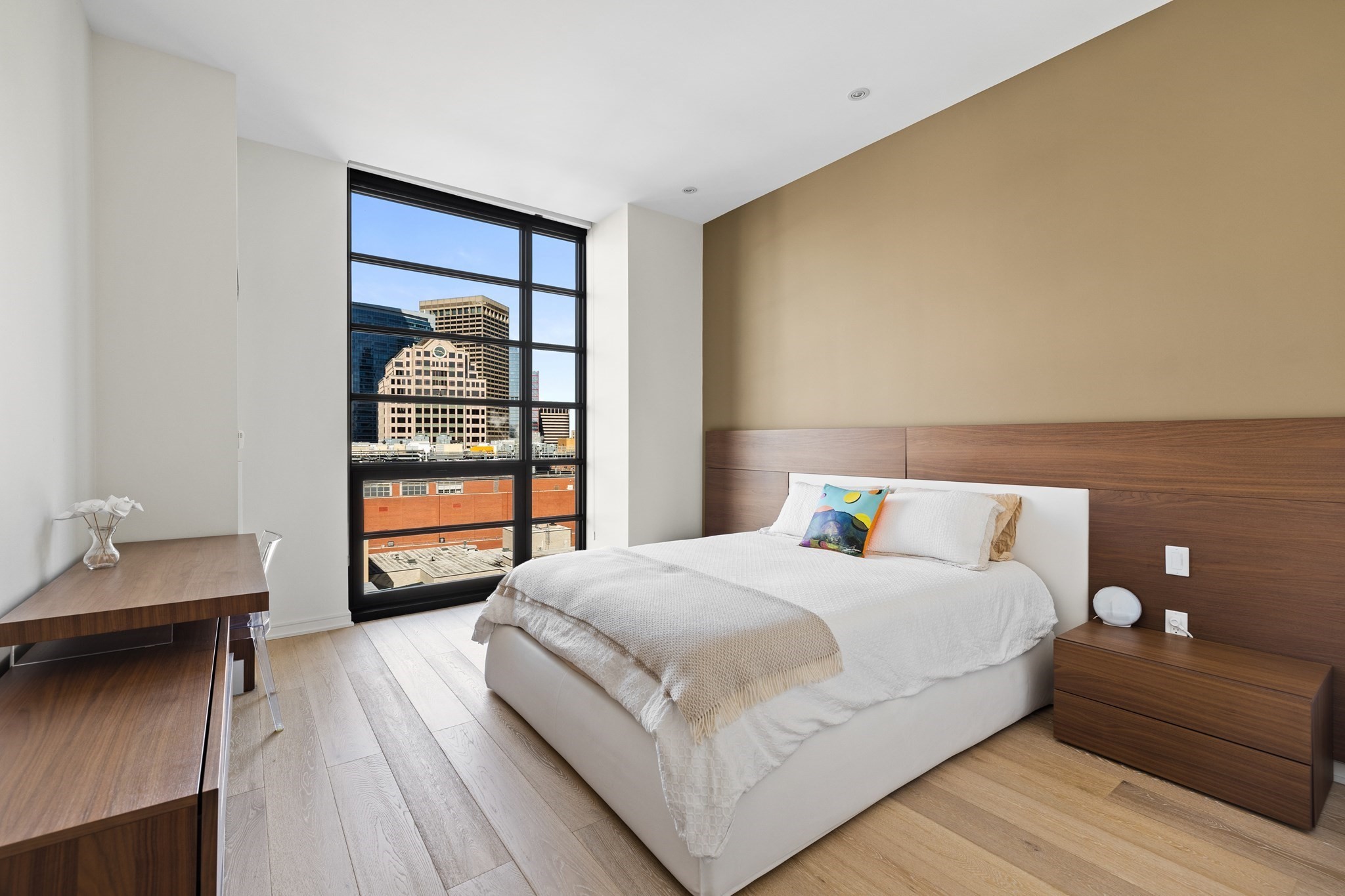 580 Washington Street Unit: PH05