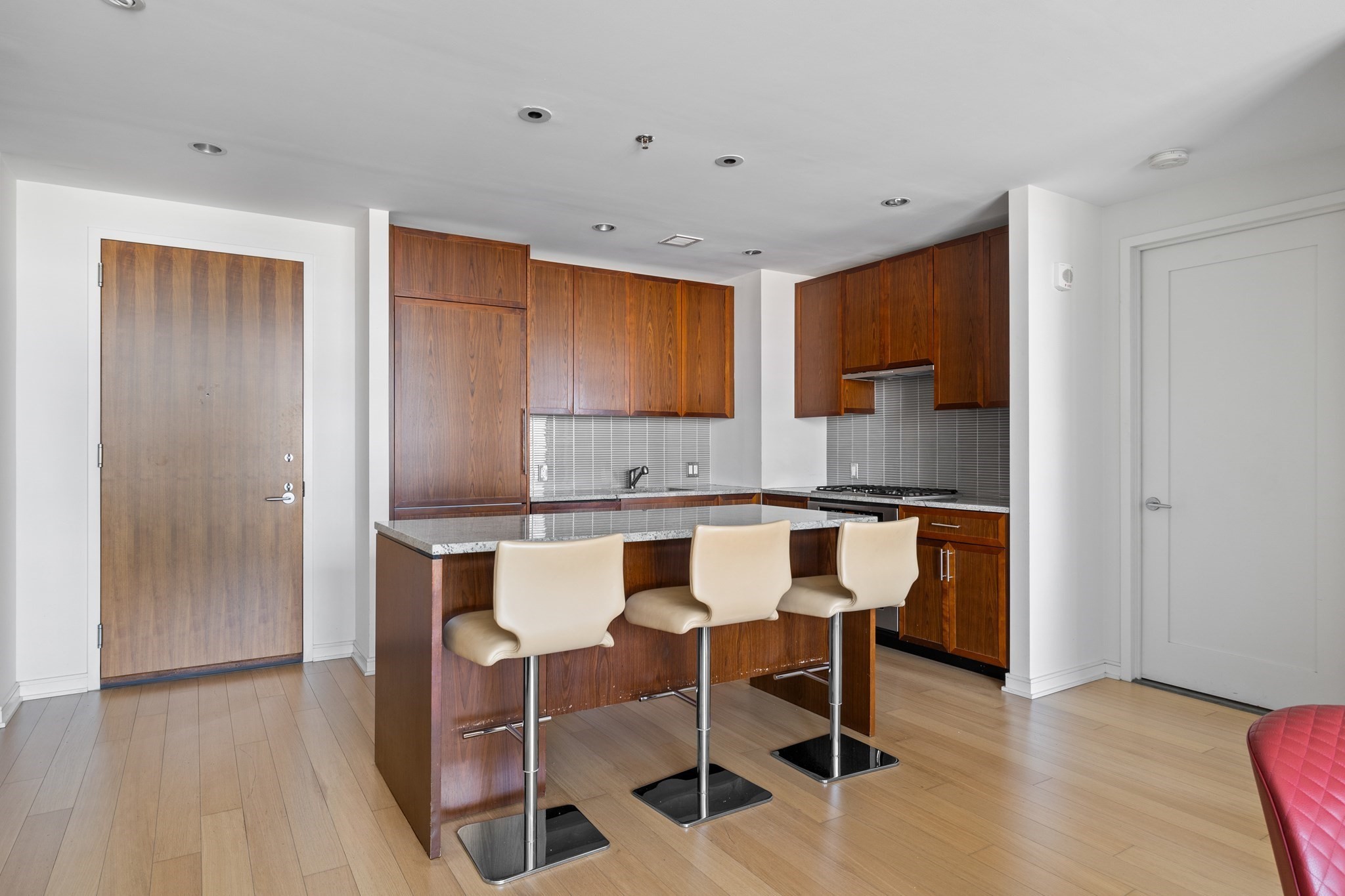 580 Washington Street Unit: PH05