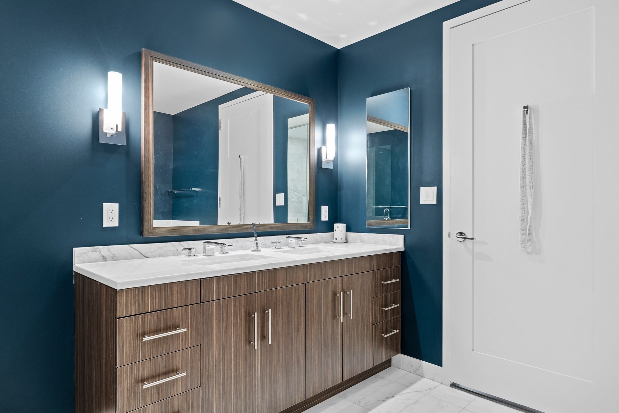 580 Washington Street Unit: PH05