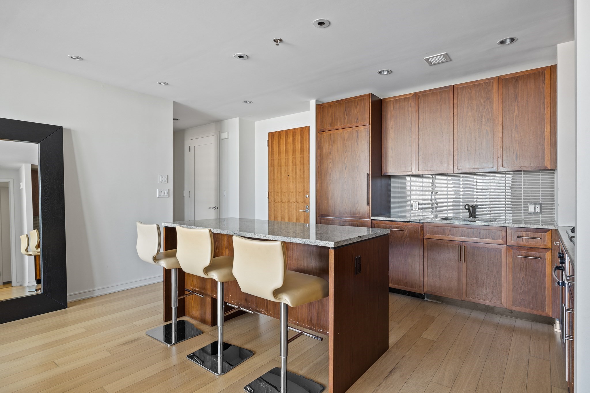 580 Washington Street Unit: PH05