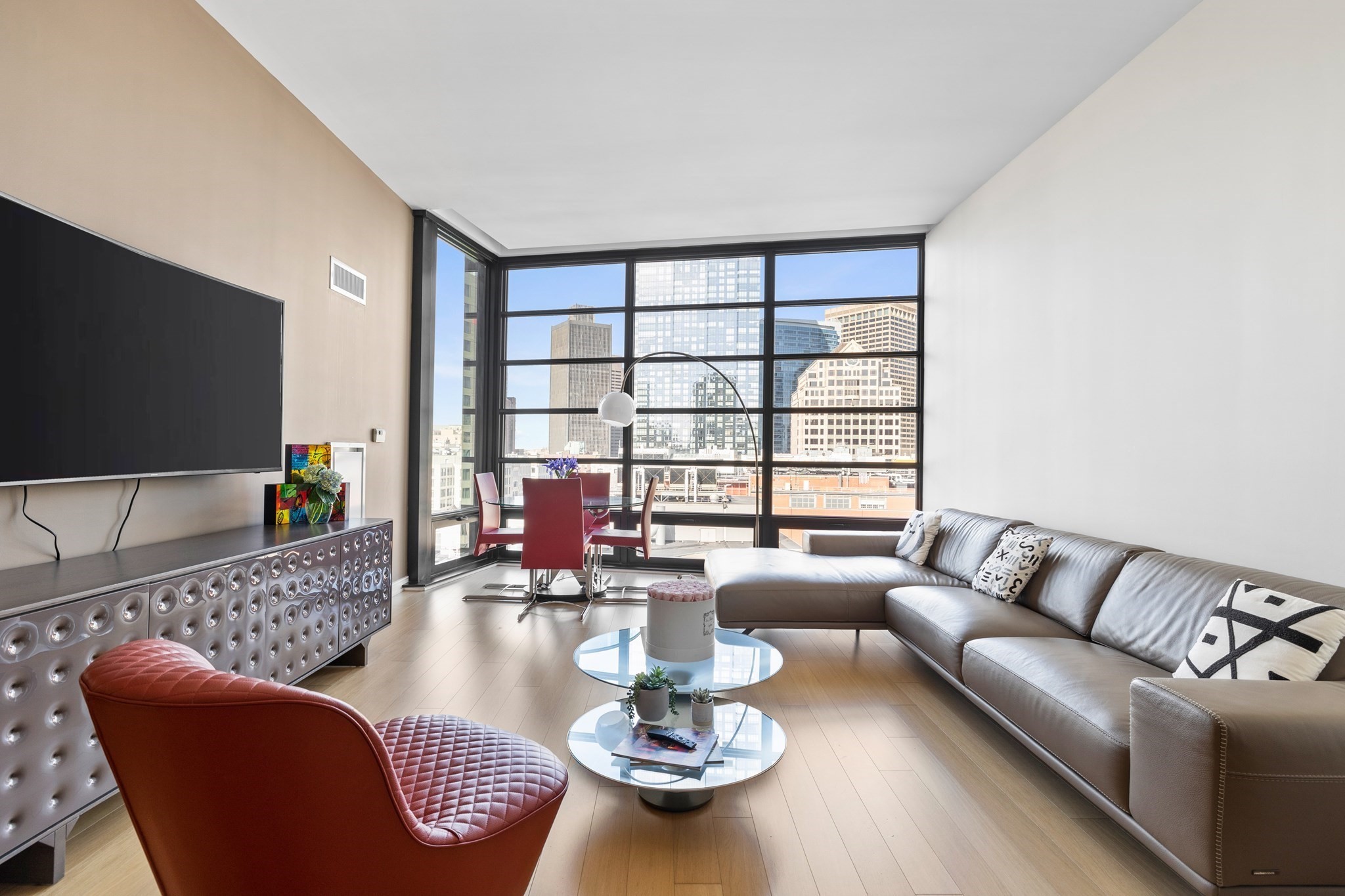 580 Washington Street Unit: PH05