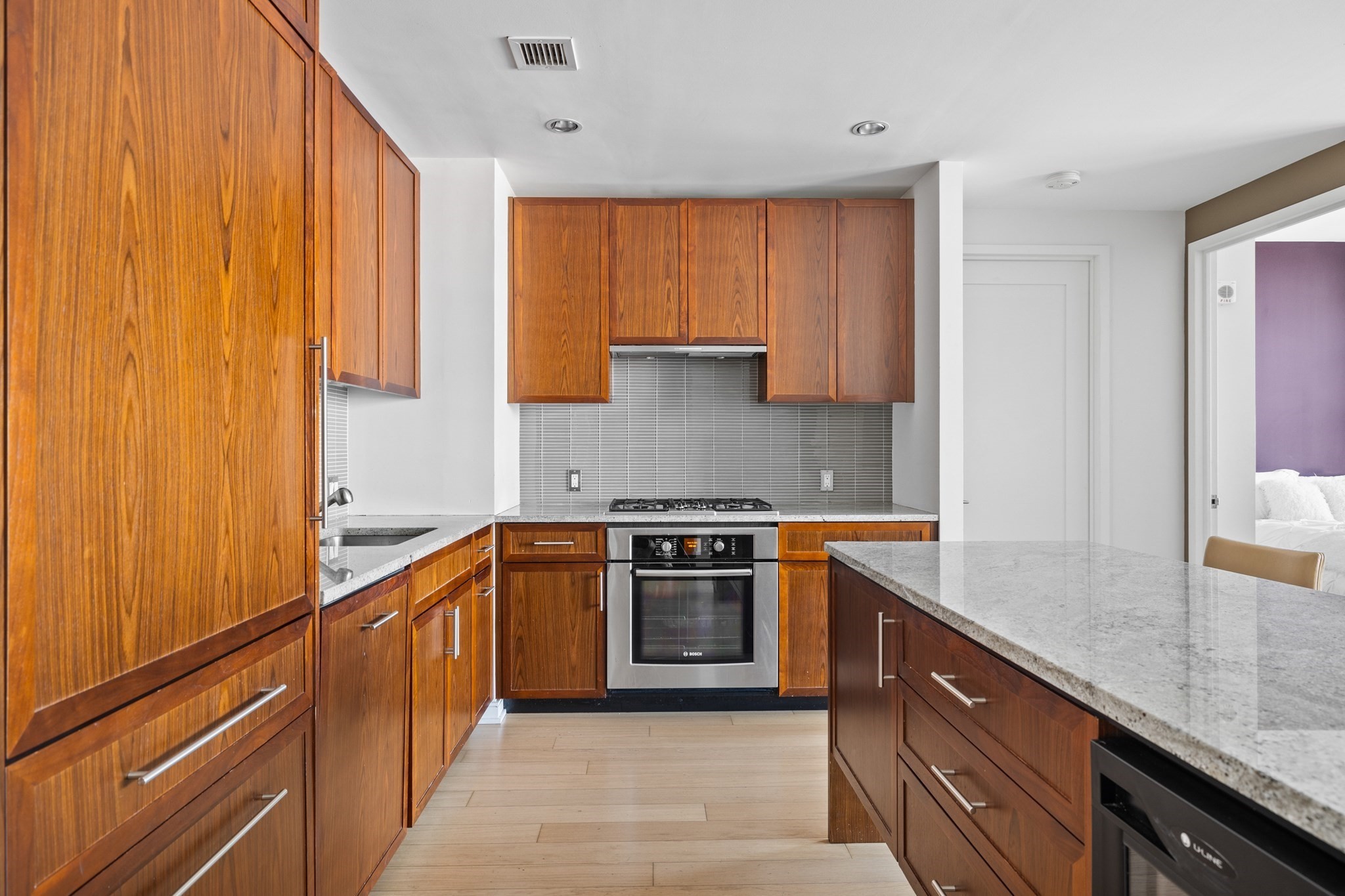 580 Washington Street Unit: PH05