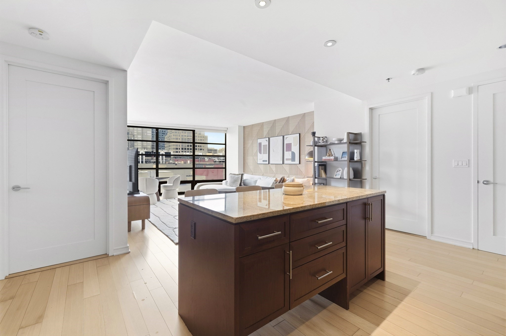 580 Washington St # 1207