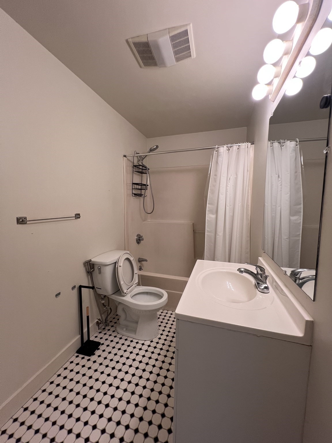 1210 Cambridge Street Unit: 1