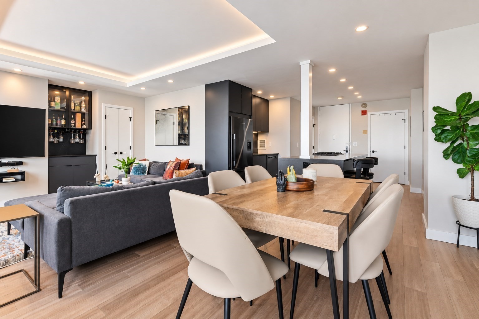65 E India Row # 10E