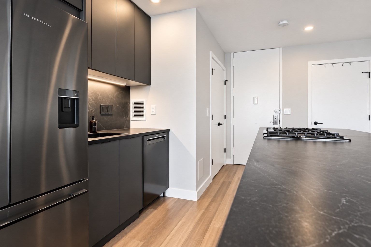65 E India Row # 10E