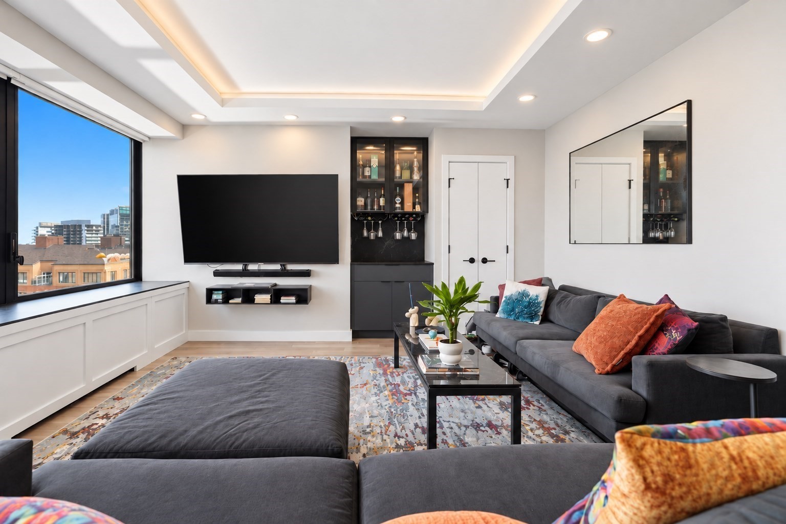 65 E India Row # 10E