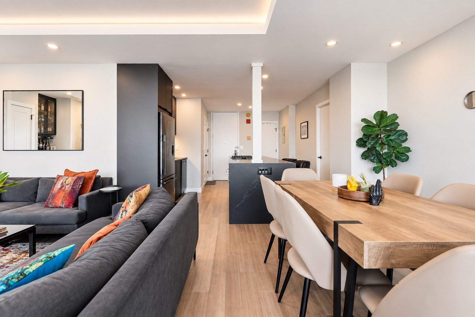65 E India Row # 10E