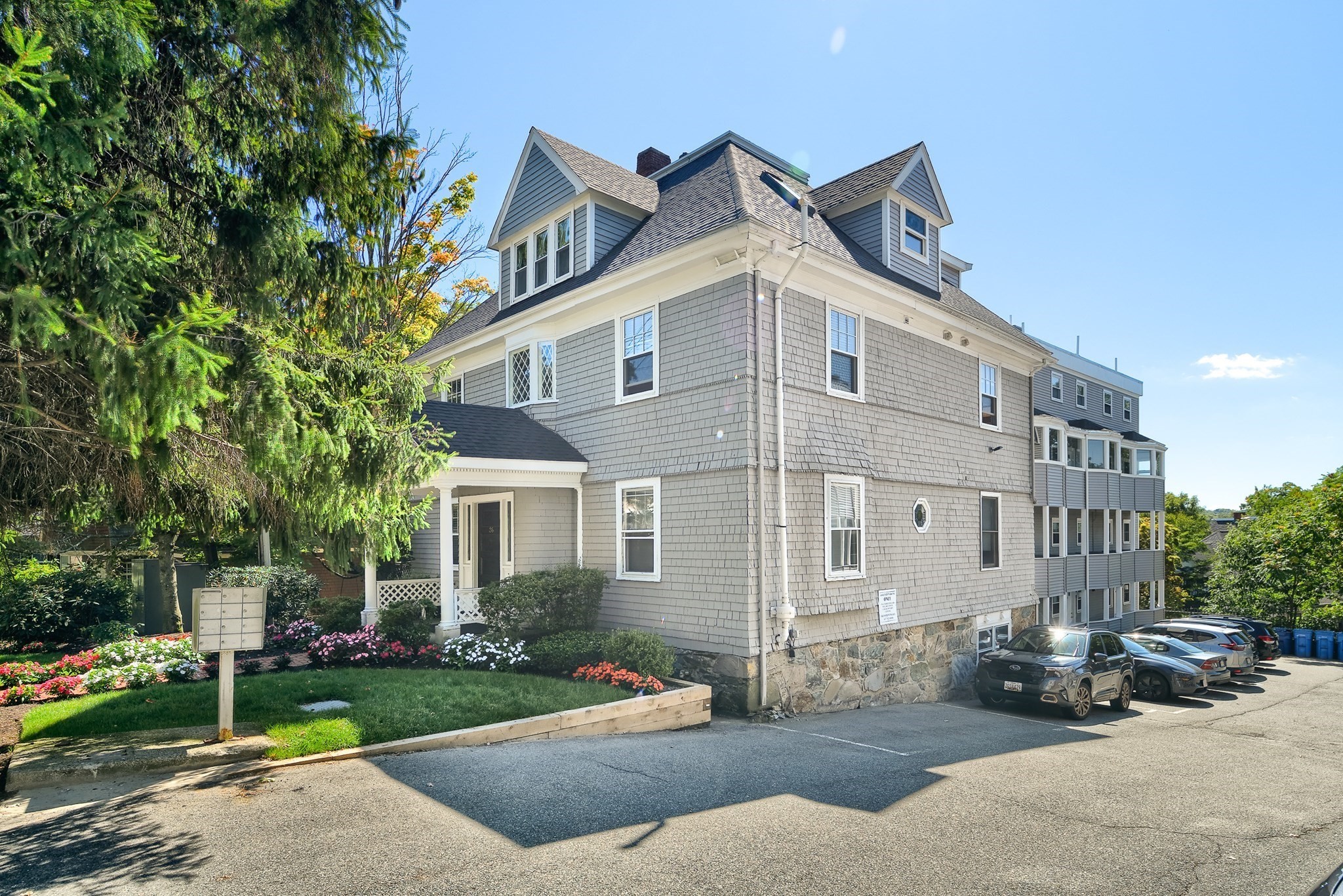 36 Cummings Rd # 2