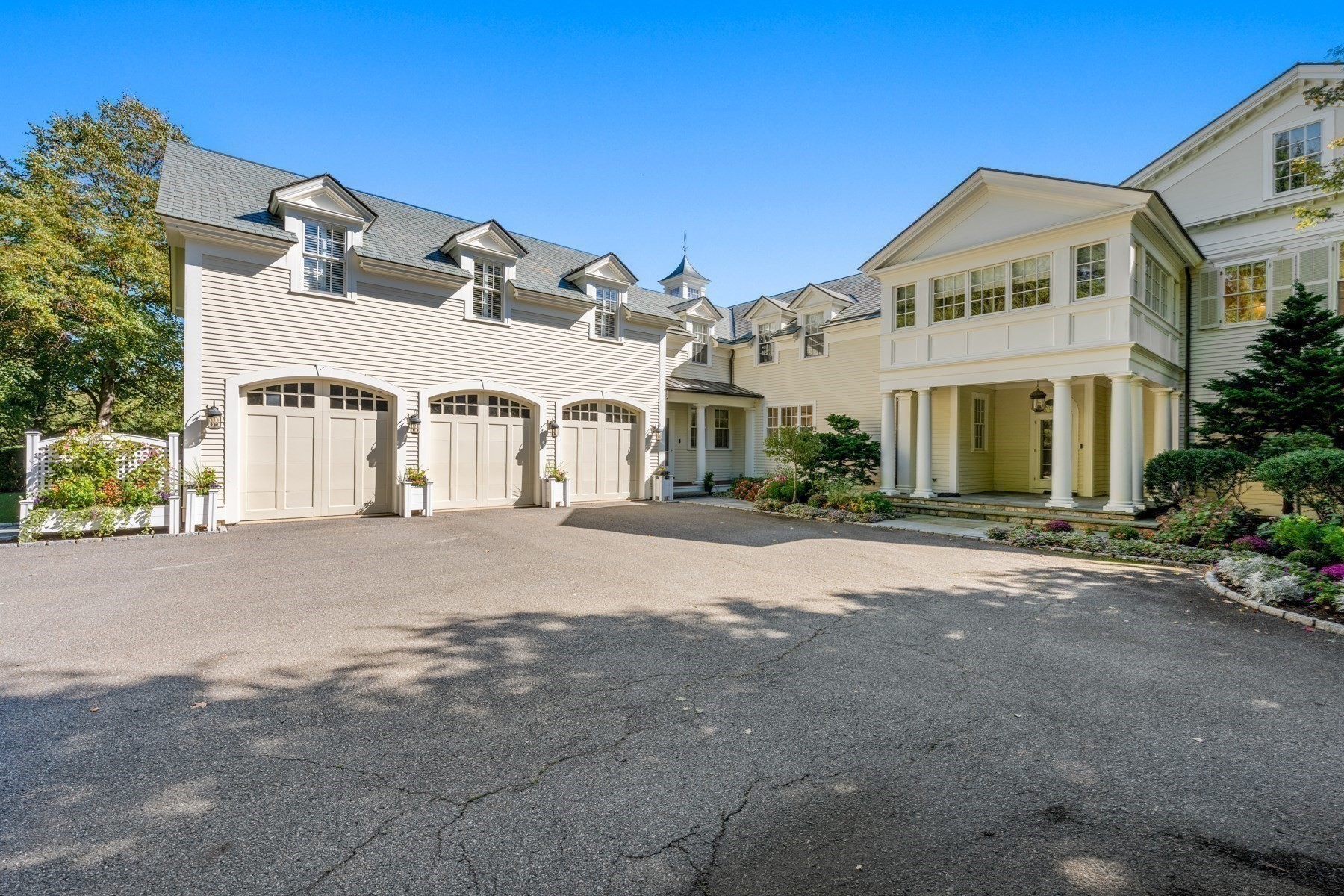 55 Captain Miles Ln