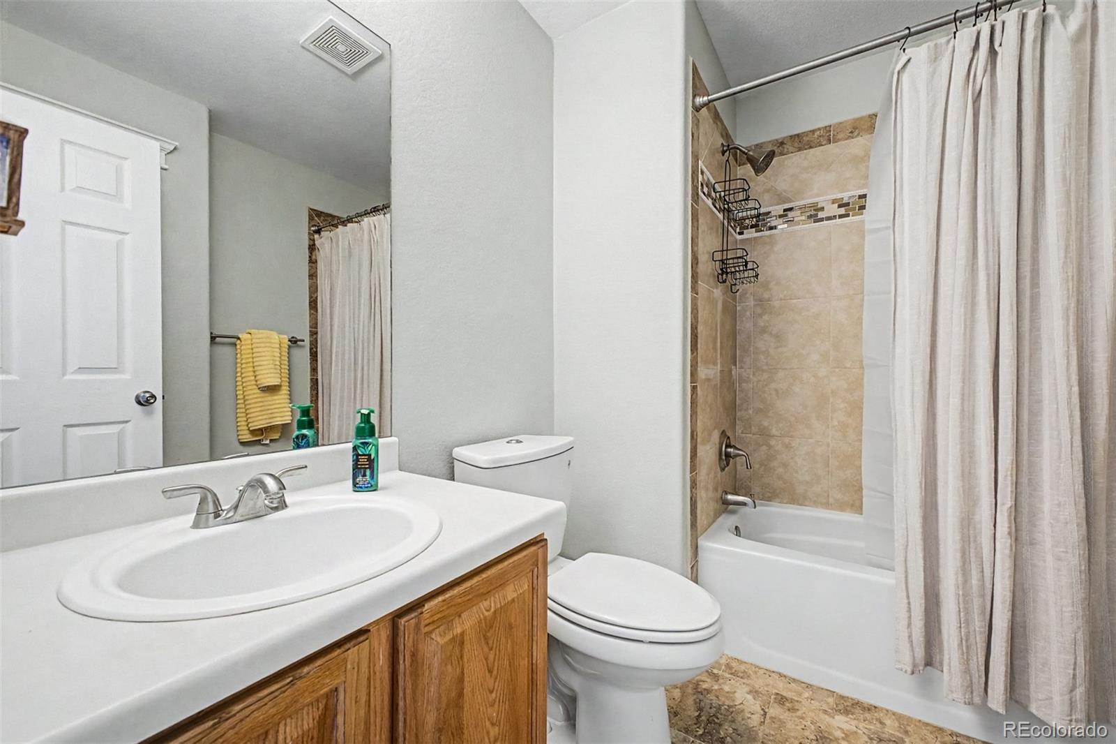 2035 E 125th Place