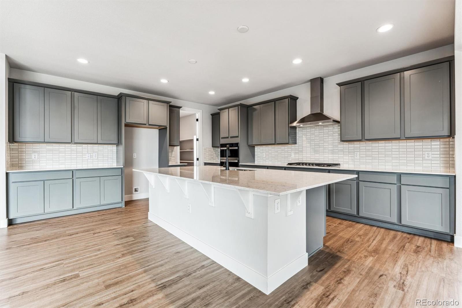 1846 Marlowe Circle W
