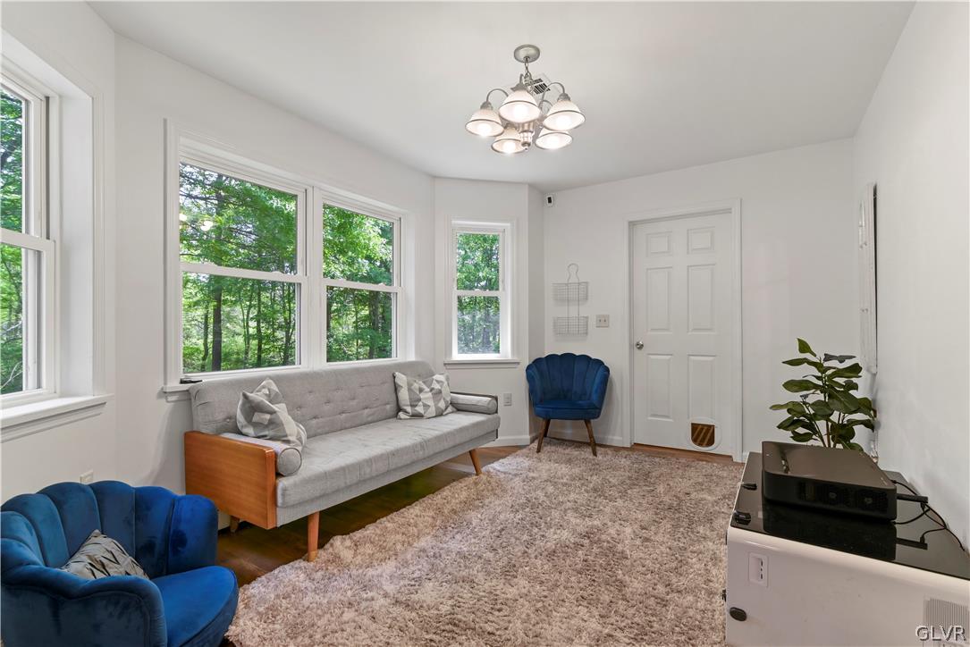 1006 Long Lake Road