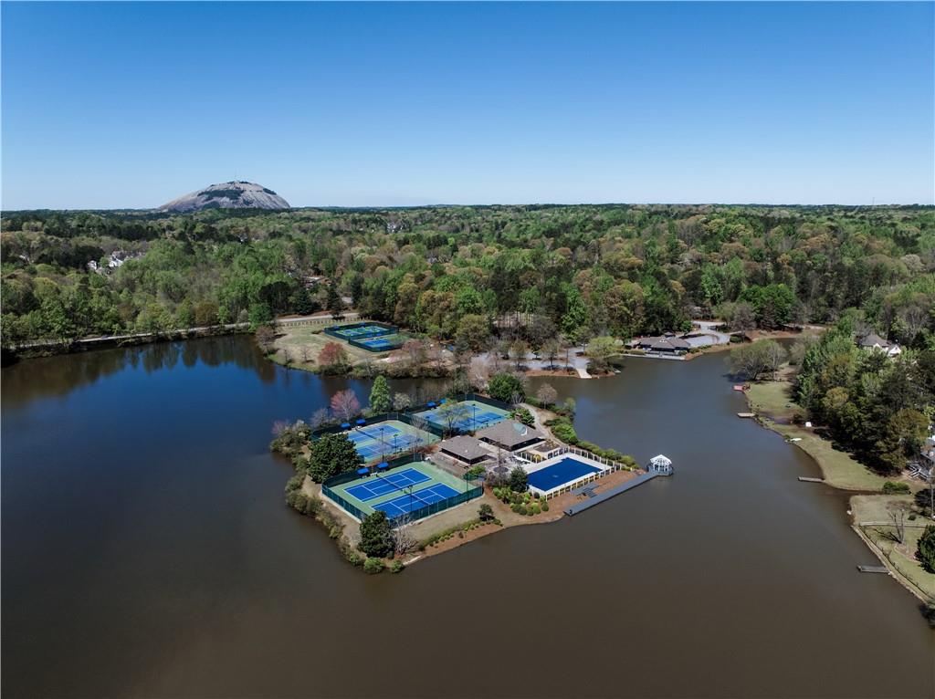 6934 Glen Cove Lane