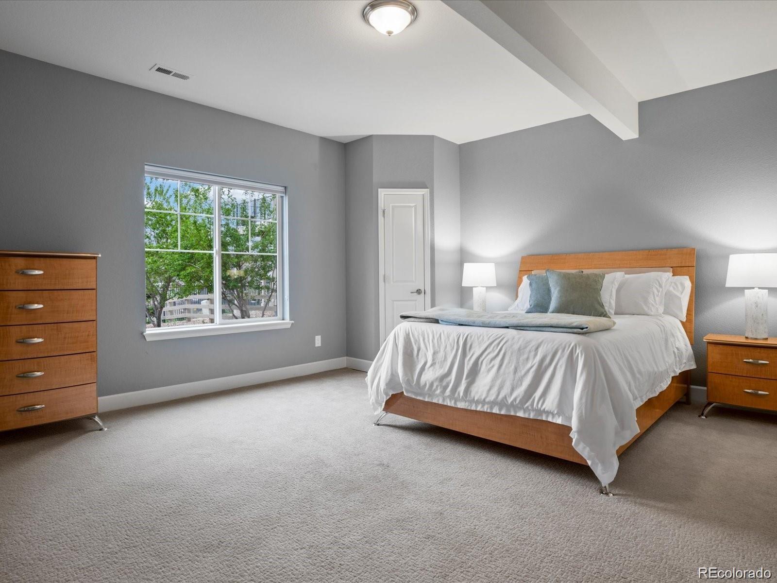 2351 Lassen Lane