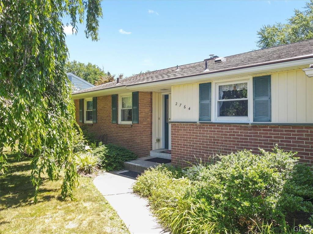 2764 West Fairview Street