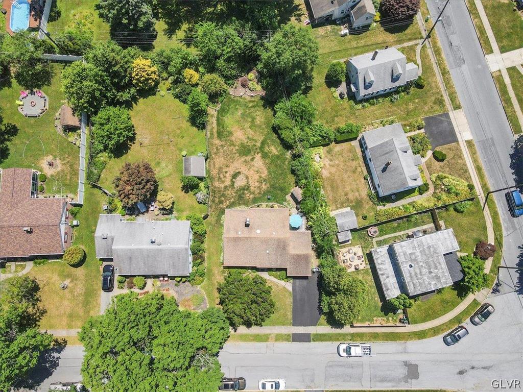 2764 West Fairview Street