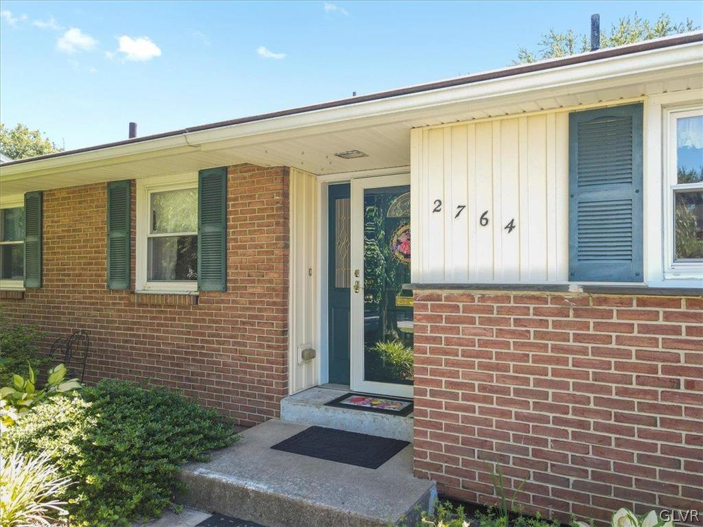 2764 West Fairview Street
