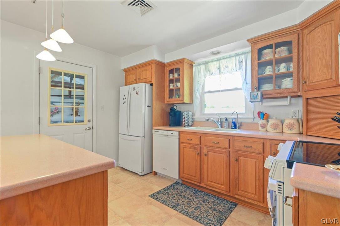 2764 West Fairview Street