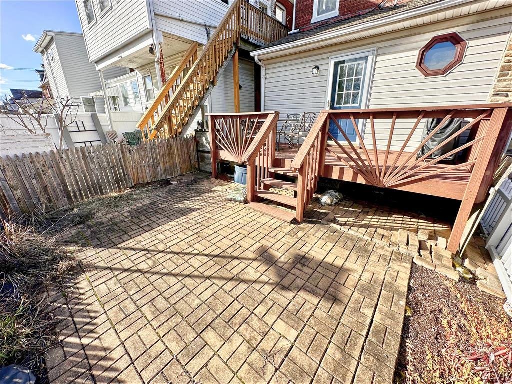 1504 Ferry Street
