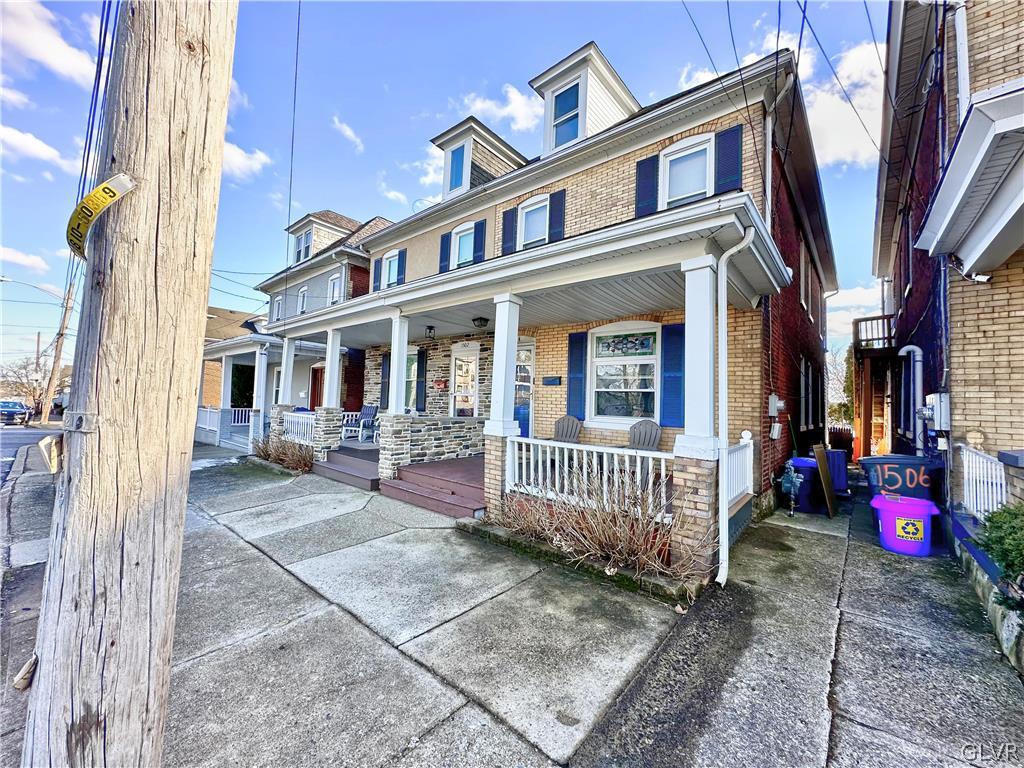 1504 Ferry Street