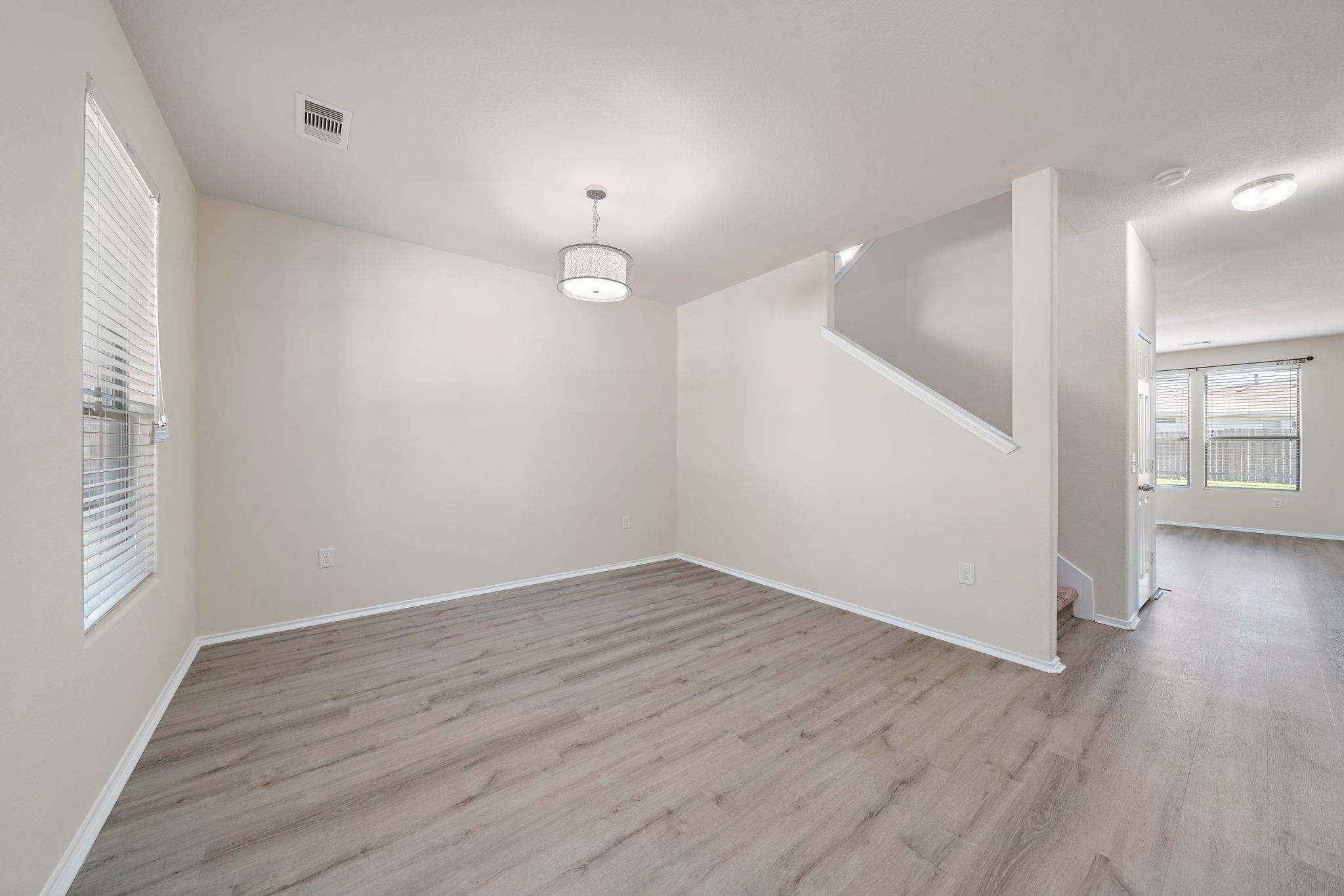 1418 S Maple Drive