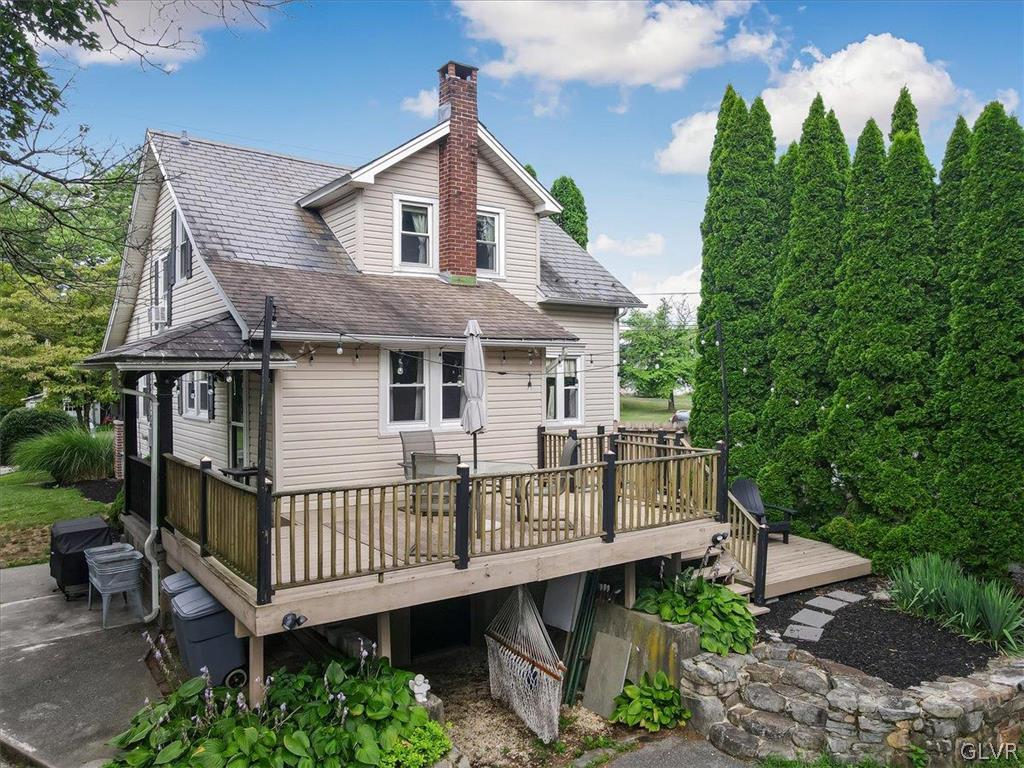 6372 Sullivan Trail