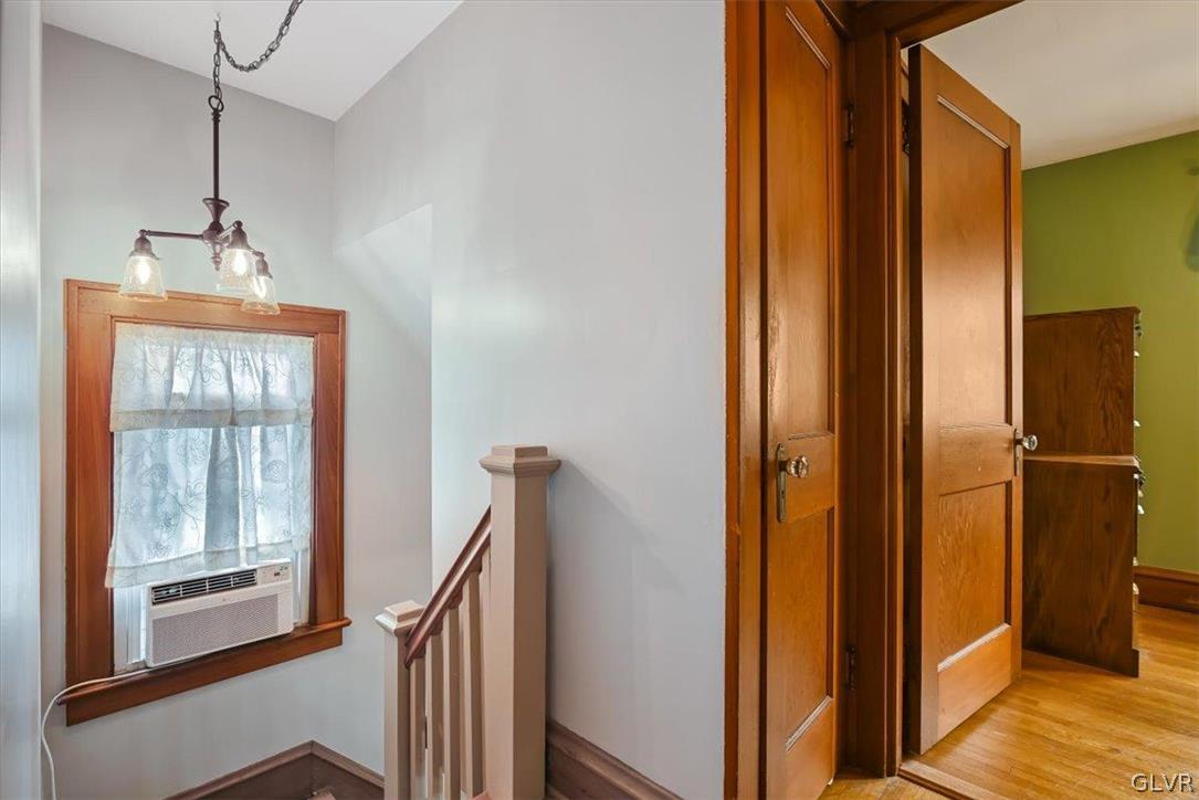 6372 Sullivan Trail